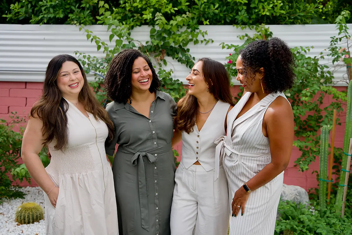 team photo of registered dietitians who specialize in online nutrition counseling - from diabetes digital